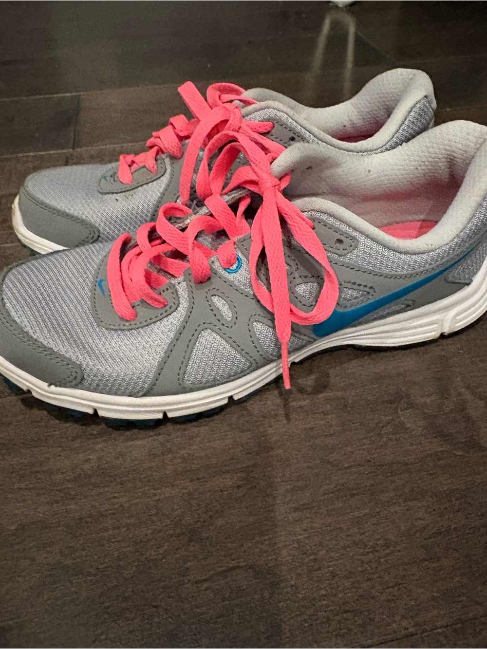 Women's Nike Gray Athletic Sneakers with Pink Laces and Blue Accent 7.5